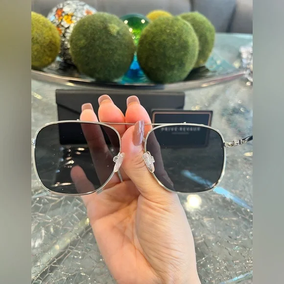 Prive Revaux NIB Full Set Unisex Polarized Sunglasses Aviator Silver Floridian - Picture 7 of 8